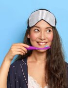 FOREO ISSA™ 4 Smile periuta de dinti electrica de la 5 ani Enchanted Violet 1 buc