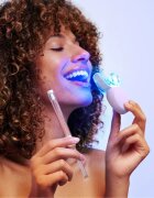FOREO ISSA™ Teeth Whitening Set Kit pentru albirea dinților