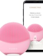 FOREO LUNA™4 Mini dispozitiv de curatare a fetei Pearl Pink