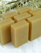 Friendly Soap Natural Soap Tea Tree & Turmeric săpun natural 7x95 g