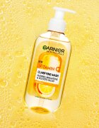 Garnier Vitamin C gel de curățare cu efect de iluminare faciale 200 ml