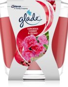 Glade Luscious Cherry & Peony lumânare parfumată 70 g