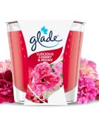 Glade Luscious Cherry & Peony lumânare parfumată 70 g