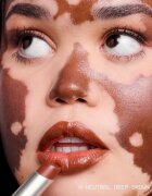 Glow Hub Lip Slick Ruj crema hidratant culoare Bear Hug 3 g