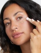 GOSH COPENHAGEN Bright'n Conceal corector iluminator impotriva pungilor de sub ochi culoare Adjusting Skin 12 ml
