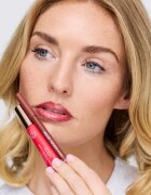 GOSH COPENHAGEN Soft`n Tinted balsam de buze tonifiant SPF 15 culoare 008 Cherry Soda 8 ml