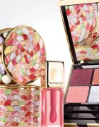 GUERLAIN Météorites Light Revealing Pearls of Powder perle tonifiante pentru față culoare 02 Cool / Rosé 20 g