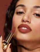 GUERLAIN Rouge G ruj de lux culoare 214 Le Rouge Kiss Velvet 35 g