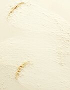 Hawaiian Tropic Mineral Protection Powder Brush pudra protectoare de lumina rezistenta la apa SPF 30 4.25 g