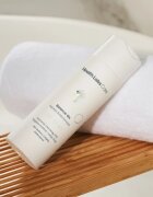 Health Labs Care Balance On Conditioner balsam pentru regenerare pentru păr 200 ml