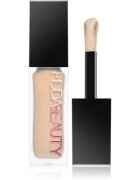 Huda Beauty Faux Filter Concealer anticearcan cu efect de lunga durata culoare Coconut Flakes 9 ml