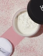 IT Cosmetics Bye Bye Pores Poreless Finish Loose Setting Powder stralucire pulbere vrac pentru o nota de catifea pentru piele culoare Translucent 6.8