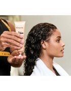 Kérastase Curl Manifesto Crème De Jour Fondamentale ingrijire leave-in pentru par ondulat si cret 150 ml