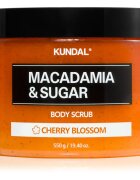 KUNDAL Macadamia & Sugar White Musk exfoliant din zahar unt de shea 550 g