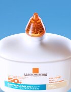 La Roche-Posay Anthelios UV Air Serum Sunscreen ser protector pentru toate tipurile de ten SPF 50+ Light Natural 50 ml