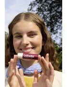 Labello Blackberry Shine Balsam de buze hidratant 4.8 g