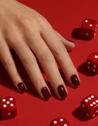 LONDONTOWN Lakur lac de unghii cu rezistenta indelungata culoare Naughty List 12 ml