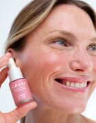 Lumene Invisible Illumination fard de obraz lichid pentru o piele mai luminoasa culoare Arctuc Rose 15 ml