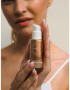 Lumene Natural Glow machiaj de stralucire pentru un look natural SPF 20 culoare 0.5 Light (Cool) 30 ml