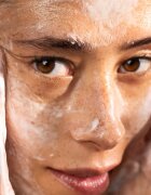 Lumene Nordic-C [VALO] Gel de curatare delicat cu efect de exfoliere 150 ml