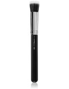 MAC Cosmetics Brush 130S Short Duo Fibre perie mică pentru aplicarea produselor lichide cremoase sau pudră 1 buc