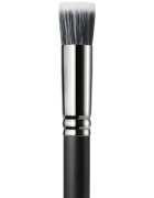 MAC Cosmetics Brush 130S Short Duo Fibre perie mică pentru aplicarea produselor lichide cremoase sau pudră 1 buc