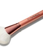 MAC Cosmetics Brush 143S Bronzer Fan Brush pensula pentru bronzer 1 buc