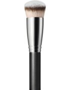 MAC Cosmetics Brush 170 Synthetic Rounded Slant Brush perie kabuki teșită 1 buc
