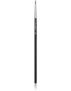 MAC Cosmetics Brush 210 Precise Eye Liner Brush pensula pentru eyeliner 210S 1 buc