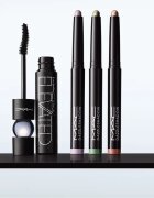MAC Cosmetics Dazzleshadow Eyeshadow Stick fard de pleoape cremos stick culoare Bedazzled Denim 1.6 g