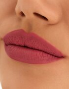 MAC Cosmetics Locked Kiss 24h Lipstick ruj cu persistență îndelungată cu efect mat culoare Connoisseur 18 g