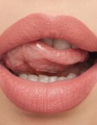 MAC Cosmetics MACximal Silky Matte Lipstick ruj mat culoare Kinda Sexy 3.5 g