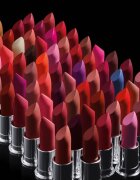 MAC Cosmetics MACximal Sleek Satin Lipstick Mini ruj satinat pentru look perfect culoare REBEL 1.5 g