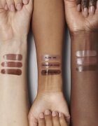 MAC Cosmetics Nudes Lustreglass Lipstick ruj strălucitor culoare Alone Time 3 g