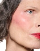 MAC Cosmetics Powder Kiss Lip + Cheek Mousse fard multifuncțional pentru buze și obraz culoare M·A·CSmash 5 ml