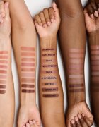 MAC Cosmetics Powder Kiss Lip + Cheek Mousse fard multifuncțional pentru buze și obraz culoare M·A·CSmash 5 ml