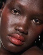 MAC Cosmetics Powder Kiss Lip + Cheek Mousse fard multifuncțional pentru buze și obraz culoare Marrakesh-Mere 5 ml