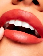 MAC Cosmetics Powder Kiss Velvet Blur Slim Stick ruj buze mat hidratant culoare Devoted To Chili 2 g
