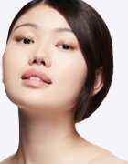MAC Cosmetics Studio Radiance Moisturizing + Illuminating Silky Primer baza de machiaj iluminatoare 30 ml