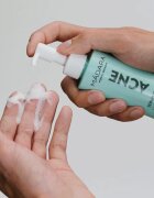 Mádara MÁDARA Acne Gel facial de curatare 140 ml