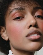 Mádara MÁDARA Magnetic Blush fard de obraz sub forma de pudra culoare Bare Blossom 6 g