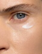 Mádara MÁDARA Retinol Alternative crema de ochi hidratanta impotriva ridurilor si cearcanelor 15 ml