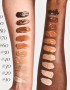 Mádara MÁDARA Skin Equal machiaj de stralucire pentru un look natural SPF 20 culoare #40 Sand 30 ml