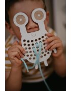 Milin Big Wooden Lacing Toy Crab Goggly jucărie cu activități 20 cm x 13 cm x 07 cm 1 buc