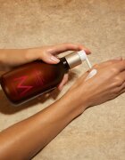 Moroccanoil Body Dahlia Rouge lotiune de corp hranitoare cu ulei de argan Aloe Vera si Vitamina E 360 ml