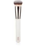 MUA Makeup Academy Brushes Buffing pensula pentru machiaj 1 buc