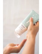 Naif Personal Care Shampoo sampon de curatare delicat pentru toate tipurile de păr 200 ml