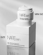 Nars Skin Light Reflecting Moisturizer cremă de față pentru hidratare și iluminare 50 ml