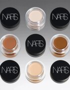 Nars Soft Matte Complete Concealer corector mat acoperire completa culoare BISCUIT 6.2 g