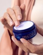 Nivea Cellular Anti-Age crema de noapte pentru reintinerire 40+ 50 ml